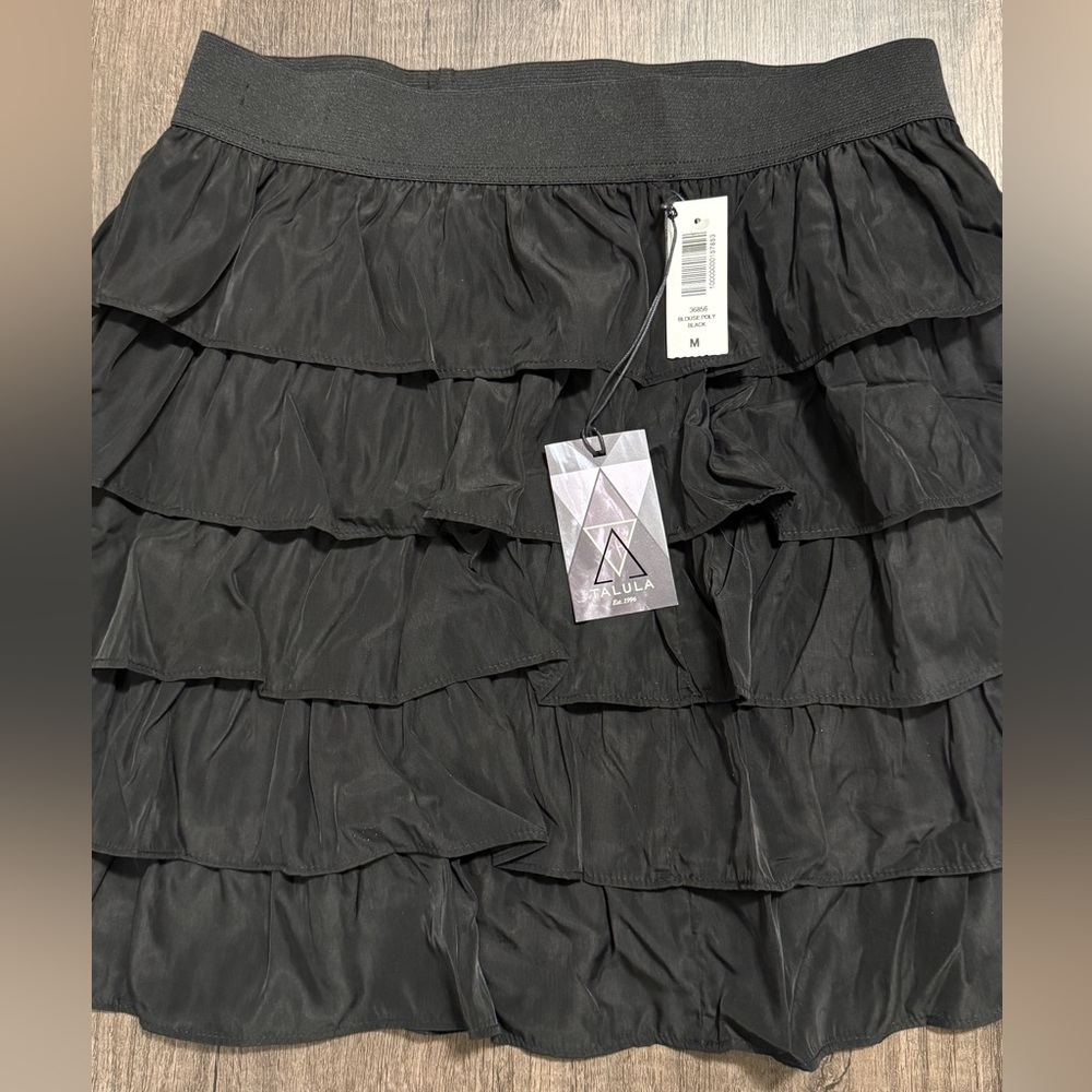 New with tags Aritizia Talula Black Tiered Ruffle Mini Skirt with Elastic Waist